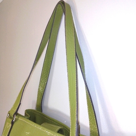 NWOT Liz & Co. Pistachio Croc Embossed Patent leather w/ Silvertoned hardware - Picture 13 of 15